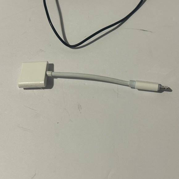 NWT Blue and Black Wired Headphones with Lighting to USB Adapter for Smartphone - Picture 3 of 7